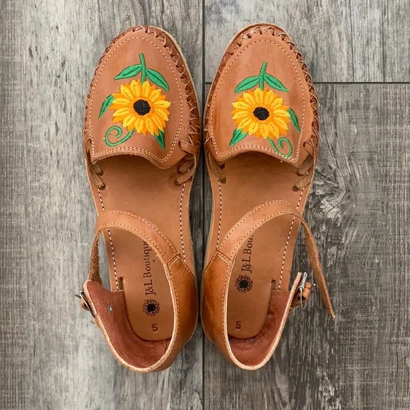 Huaraches - Picture 1 of 6